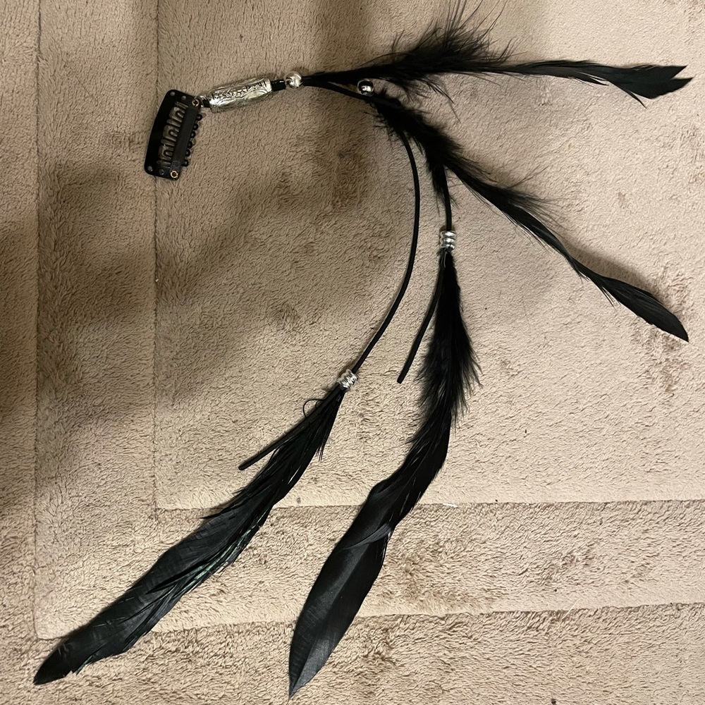 NWOT BOHO Feather Hair Clip
